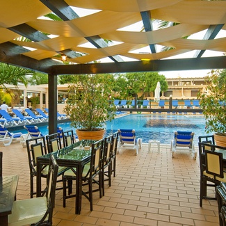 POOL-BAR Hotel Balaia Mar en Praia Maria Luísa POOL-BAR Hotel Balaia Mar en Praia Maria Luísa