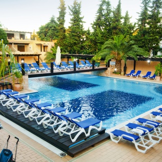 POOL FÜR ERWACHSENE UND KINDER Hotel Balaia Mar en Praia Maria Luísa POOL FÜR ERWACHSENE UND KINDER Hotel Balaia Mar en Praia Maria Luísa